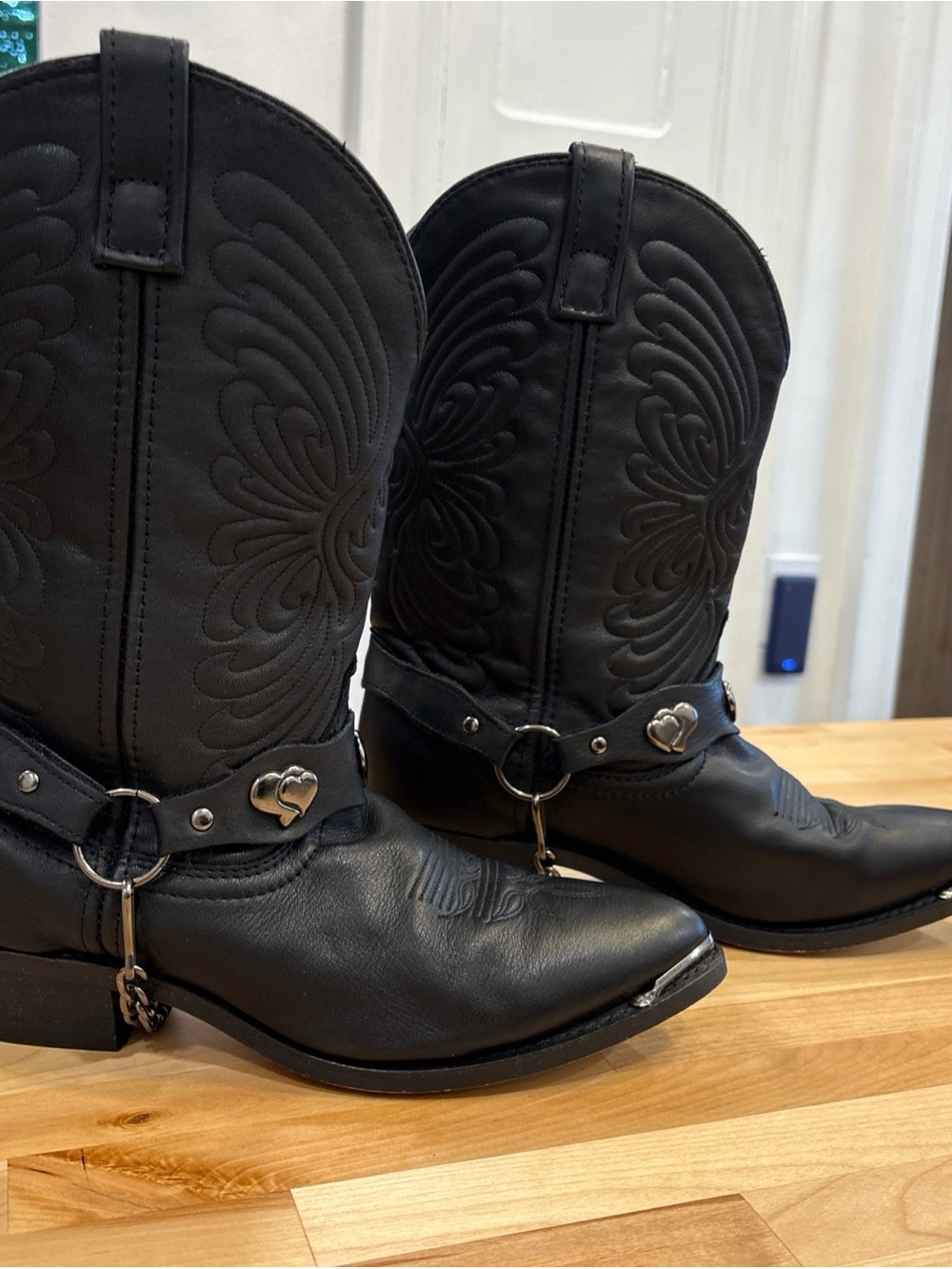 Masterson Boot  CO. Womens Black Western Cowgirl Rodeo Boots Silver Hearts Chain